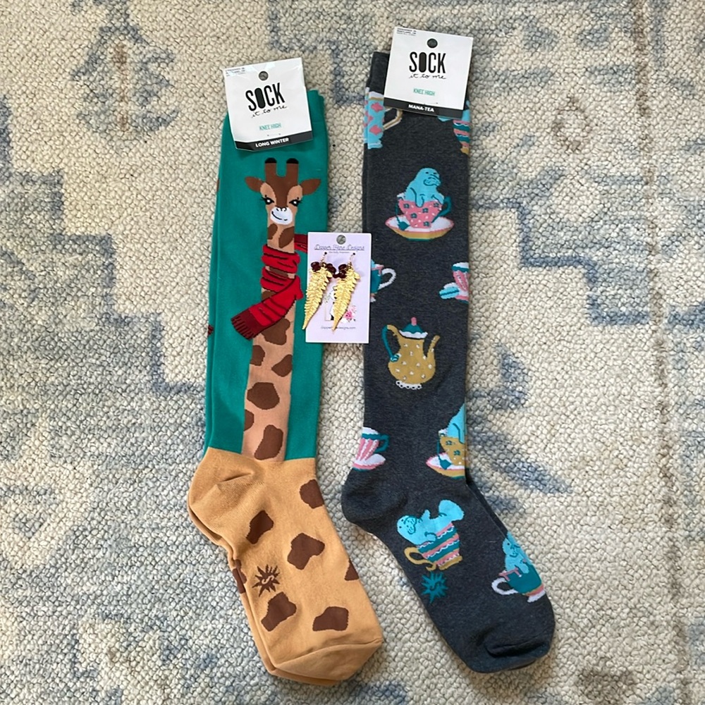 Sock and earring gift box - 2 pairs knee-high socks w/ gold tone dangle earrings